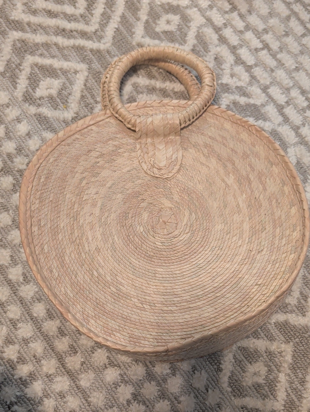 Woven Round Handbag in Natural Straw